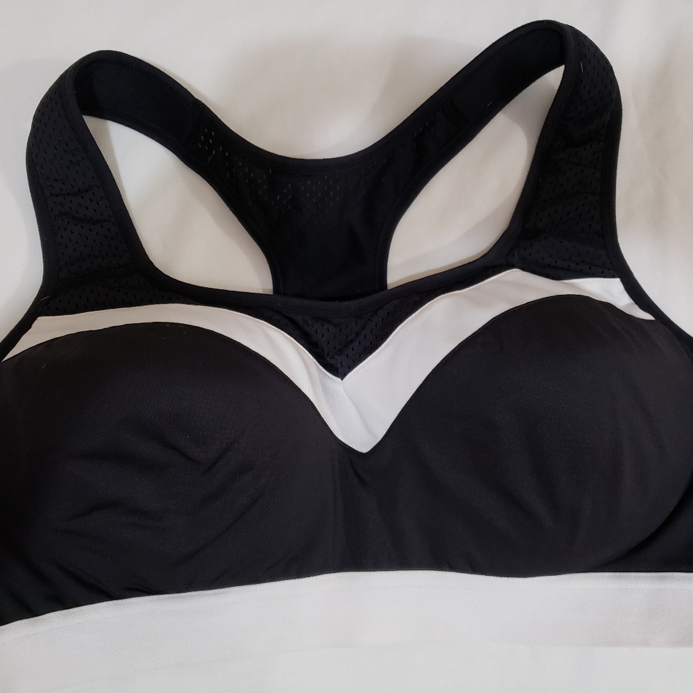 Victoria's Secret Sports Bra - Picture 5 of 7